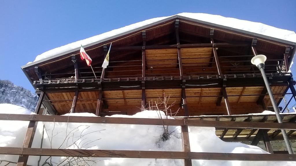 Residence Casa Dei Fiori Alagna Valsesia Kültér fotó